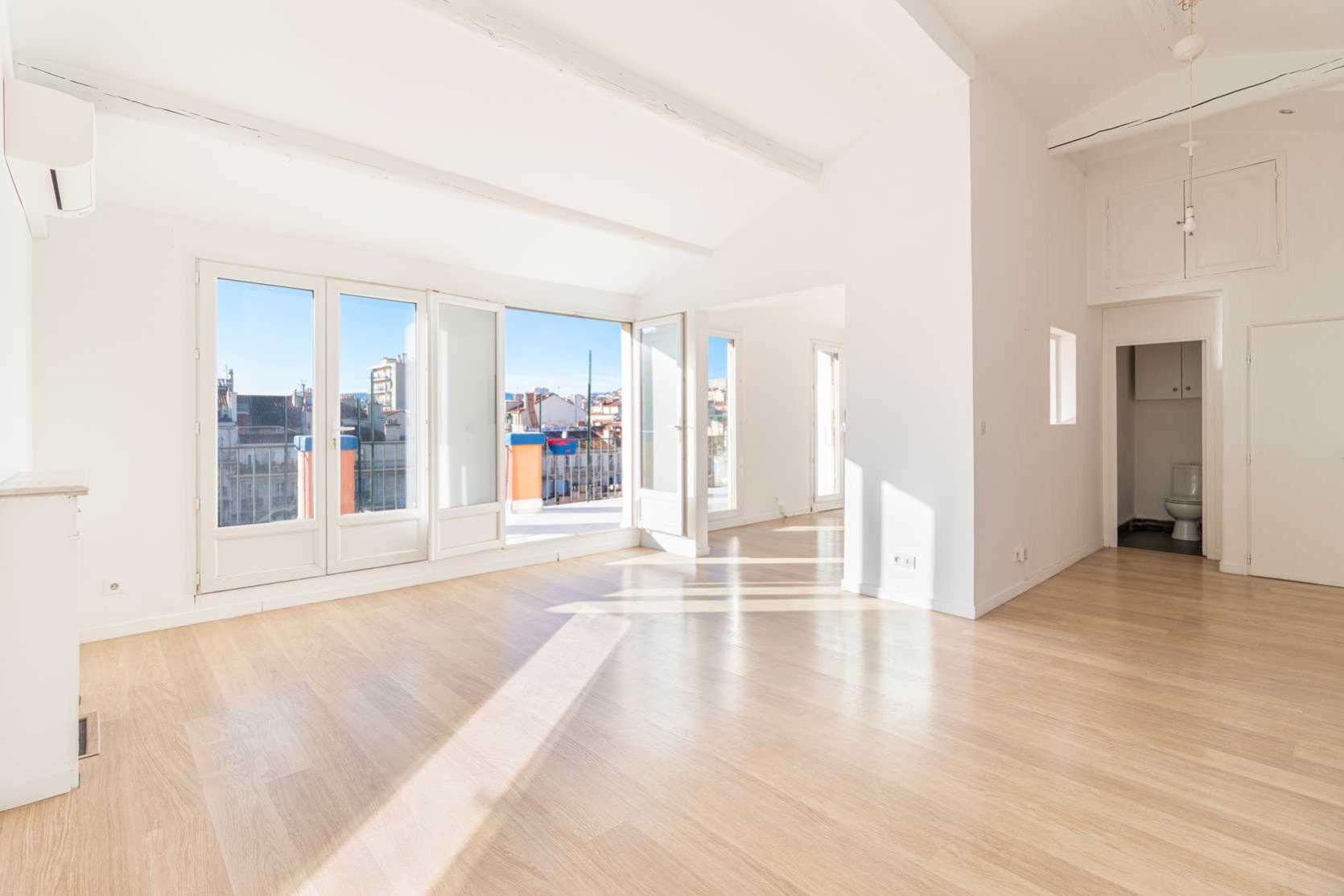 3 Chambres Chambres, ,1 Salle de bainsSalle de bain,Appartement,Location,1021